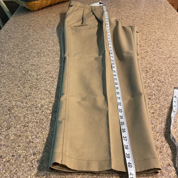 Docker’s Individual Fit Waistband Stain Defender Khaki Tan Pants W34 x L30 - Picture 8 of 16